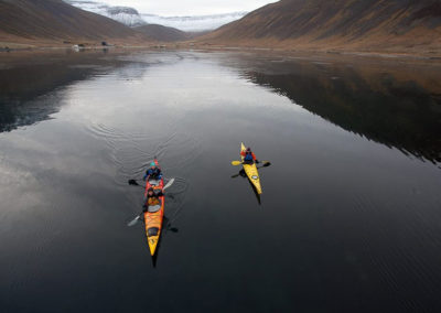 Isafjördur Kajaktur - sejl i en af de smukke fjorde ved Vestfjrodene - aktiviteter i Island med ISLANDSREJSER